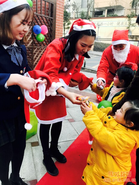 四川瀘州偉才幼兒園圣誕Party，一起圣誕吧！