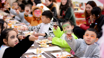 湖北荊州楚天都市佳園偉才幼兒園：動物音樂劇，任性跨年