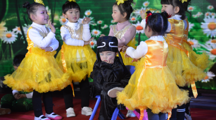 山西呂梁永寧偉才幼兒園：“慶元旦，迎新年”文藝匯演