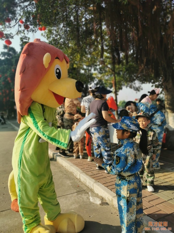 颯爽英姿，小小特種兵丨廣西貴港凱旋國際偉才幼兒園國慶親子軍事演習(xí)活動