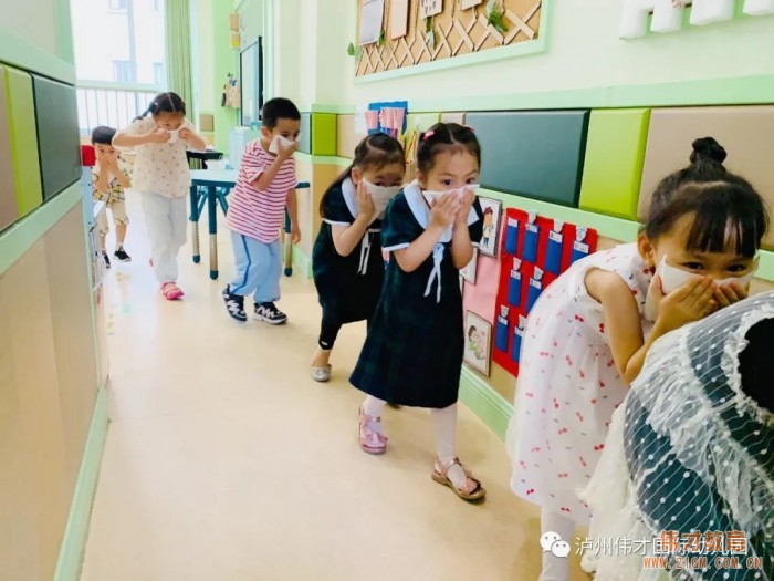 四川瀘州偉才幼兒園：安全教育踐于行，健康成長(zhǎng)更放心！