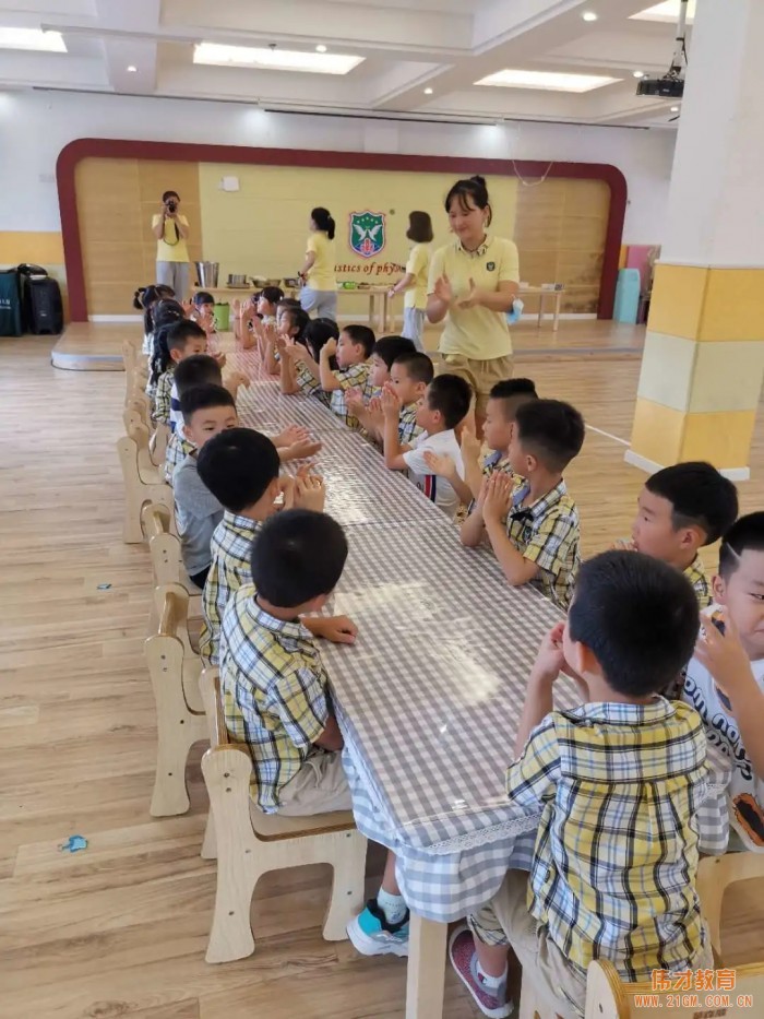 貴州都勻雨花湖偉才幼兒園：畢業(yè)季系列活動(dòng)之“今夜不回家”