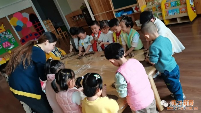 歡樂(lè)課堂：一起玩泥巴！丨甘肅天水佳水岸偉才幼兒園