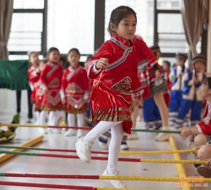 “壯鄉(xiāng)歌圩節(jié)，五彩三月三”——廣西南寧美泉偉才幼兒園