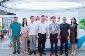 新疆喀什地區(qū)駐珠三角片區(qū)招商分局領(lǐng)導(dǎo)訪問(wèn)偉才總部，共繪合作新藍(lán)圖